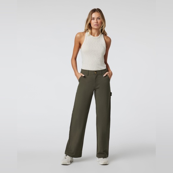 Vuori Women’s Sunrise High Neck Ribbed Tank in Dune Grey Size XS - Picture 2 of 11